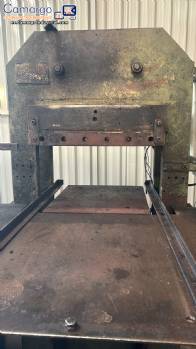 Prensa hidr�ulica para caucho de 500 x 500 mm con pist�n de 400 mm